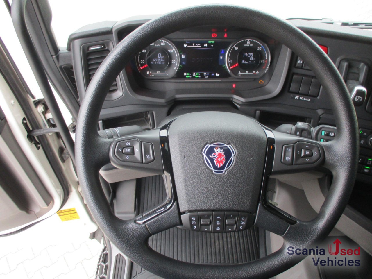 SCANIA R 460 A4x2NA / ADR AT / Navi / LED / Hydr. - Влекач: снимка 2 SCANIA R 460 A4x2NA / ADR AT / Navi / LED / Hydr. - Влекач: снимка 2