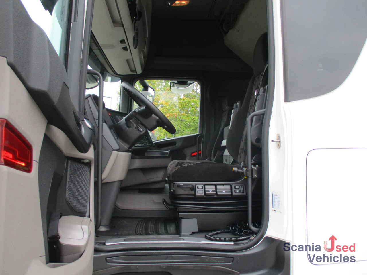 Лизинг на SCANIA R 460 A4x2NA / ADR AT / Navi / LED / Hydr. SCANIA R 460 A4x2NA / ADR AT / Navi / LED / Hydr.: снимка 11