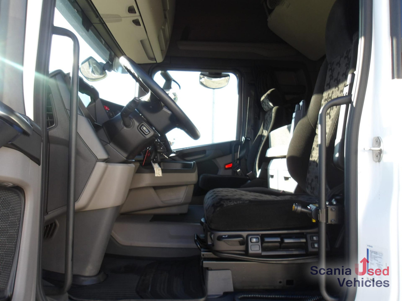 Влекач SCANIA R 460 A4x2NA / Schubbodenhydraulik: снимка 12 Влекач SCANIA R 460 A4x2NA / Schubbodenhydraulik: снимка 12