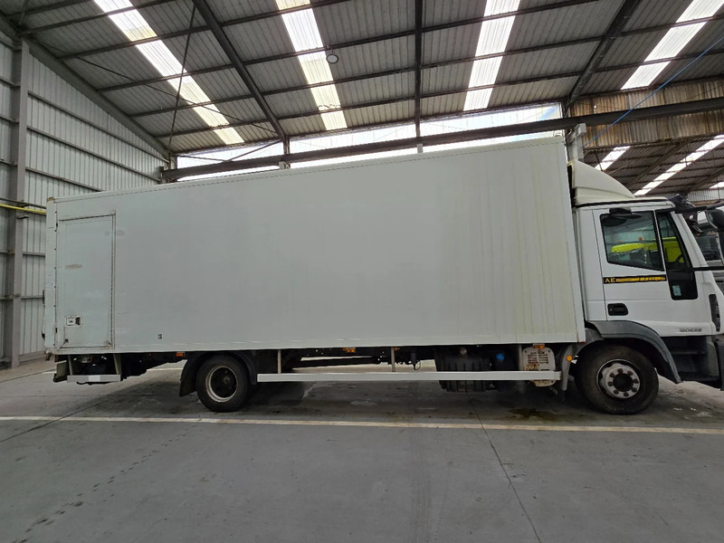 Iveco EuroCargo 120 E22 / MANUEL / EURO 5 / AIRCO - Камион фургон: снимка 4 Iveco EuroCargo 120 E22 / MANUEL / EURO 5 / AIRCO - Камион фургон: снимка 4
