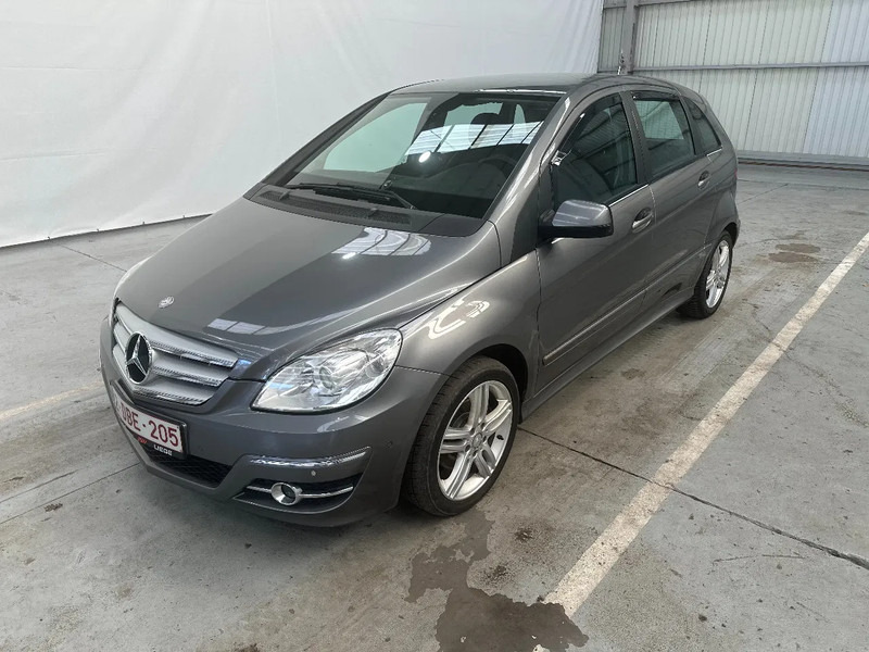 Mercedes-Benz B-Klasse 180 - Лек автомобил: снимка 2 Mercedes-Benz B-Klasse 180 - Лек автомобил: снимка 2