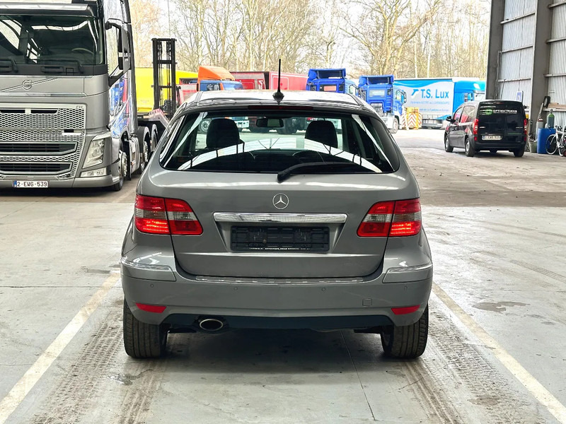 Mercedes-Benz B-Klasse 180 CDI - Седан: снимка 4 Mercedes-Benz B-Klasse 180 CDI - Седан: снимка 4