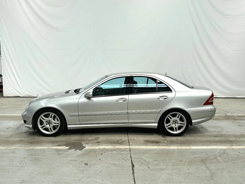 Mercedes-Benz C-Klasse C30 CDI / AMG /DIESEL TURBO 33795 km - Седан: снимка 2 Mercedes-Benz C-Klasse C30 CDI / AMG /DIESEL TURBO 33795 km - Седан: снимка 2