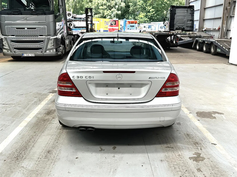 Mercedes-Benz C-Klasse C30 CDI / AMG /DIESEL TURBO 33795 km - Седан: снимка 4 Mercedes-Benz C-Klasse C30 CDI / AMG /DIESEL TURBO 33795 km - Седан: снимка 4
