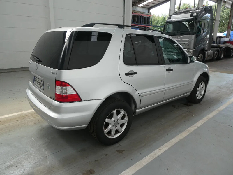 Mercedes-Benz M-Klasse ML 270 CDI 4x4 - Джип: снимка 5 Mercedes-Benz M-Klasse ML 270 CDI 4x4 - Джип: снимка 5