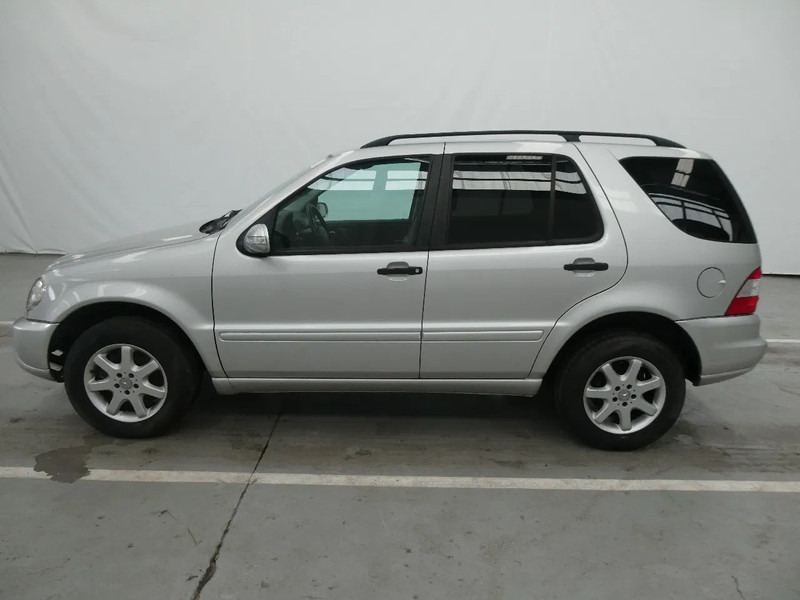 Mercedes-Benz M-Klasse ML 270 CDI 4x4 - Джип: снимка 2 Mercedes-Benz M-Klasse ML 270 CDI 4x4 - Джип: снимка 2