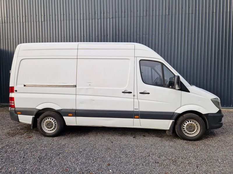 Mercedes-Benz Sprinter 314 AIRCO / MANUEL/ NOUVEAU MOTEUR 320000 km - Товарен бус: снимка 4 Mercedes-Benz Sprinter 314 AIRCO / MANUEL/ NOUVEAU MOTEUR 320000 km - Товарен бус: снимка 4