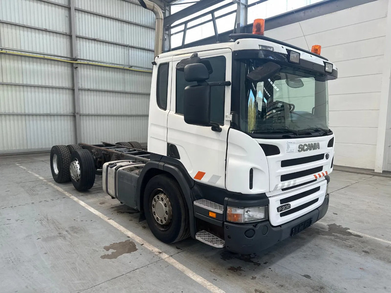Scania P230 6X2 / Essieu relevable directionnel / Stuurbare liftas / Steerable lift axle / RETARDER / 481205 - Шаси кабина: снимка 5 Scania P230 6X2 / Essieu relevable directionnel / Stuurbare liftas / Steerable lift axle / RETARDER / 481205 - Шаси кабина: снимка 5