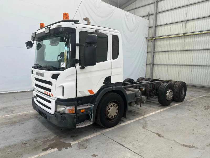 Scania P230 6X2 / Essieu relevable directionnel / Stuurbare liftas / Steerable lift axle / RETARDER / 481205 - Шаси кабина: снимка 1 Scania P230 6X2 / Essieu relevable directionnel / Stuurbare liftas / Steerable lift axle / RETARDER / 481205 - Шаси кабина: снимка 1
