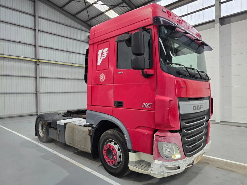 DAF XF 106.460 EURO 6 / RETARDER / MANUEL / AIRCO - Влекач: снимка 3 DAF XF 106.460 EURO 6 / RETARDER / MANUEL / AIRCO - Влекач: снимка 3