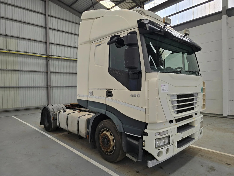 Iveco Stralis 420 RETARDER / EURO 5 STANDAIRCO - Влекач: снимка 3 Iveco Stralis 420 RETARDER / EURO 5 STANDAIRCO - Влекач: снимка 3