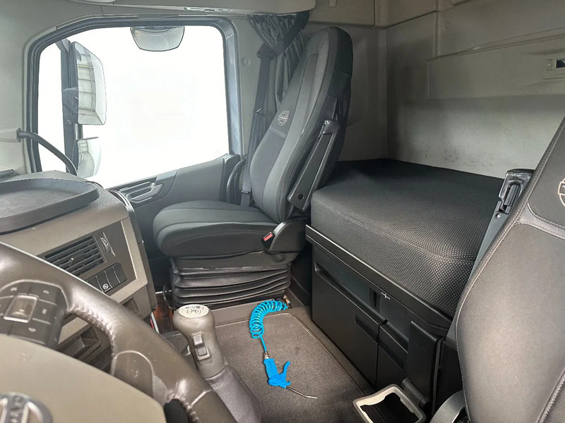 Влекач Volvo FH 13.460 Globetrotter / 6x2 / VEB / 469612 km / EURO 6 /PTO: снимка 11