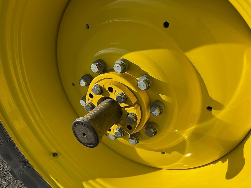 John Deere 6R155 AP 50KM COMMAND-PRO G5-PLUS 2024 415 UUR DEMO!!! - Трактор: снимка 5 John Deere 6R155 AP 50KM COMMAND-PRO G5-PLUS 2024 415 UUR DEMO!!! - Трактор: снимка 5