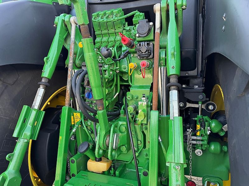 John Deere 6R195 AP 50KM COMMAND-PRO 2023!! - Трактор: снимка 4 John Deere 6R195 AP 50KM COMMAND-PRO 2023!! - Трактор: снимка 4