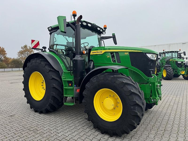 John Deere 6R215 AP 50KM COMMAND-PRO 2022!!! - Трактор: снимка 2 John Deere 6R215 AP 50KM COMMAND-PRO 2022!!! - Трактор: снимка 2
