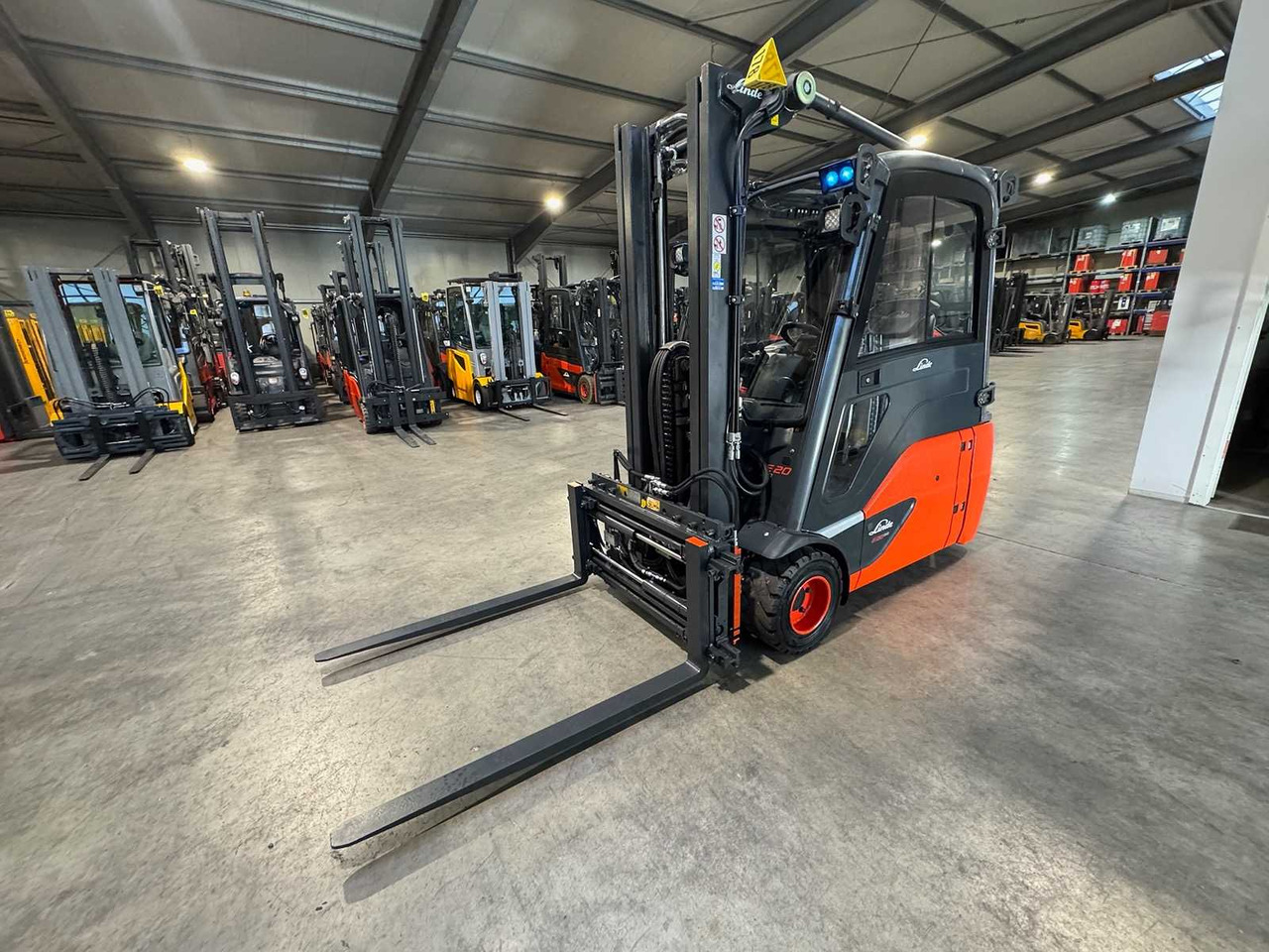 02/2018 SERVICE+UVV 10/2026 LINDE E20L TRIPLEX 3RD+4TH VALVE FORK ADJUSTER ELECTRIC FORKLIFT 7,282 HOURS - Мотокар: снимка 2 02/2018 SERVICE+UVV 10/2026 LINDE E20L TRIPLEX 3RD+4TH VALVE FORK ADJUSTER ELECTRIC FORKLIFT 7,282 HOURS - Мотокар: снимка 2