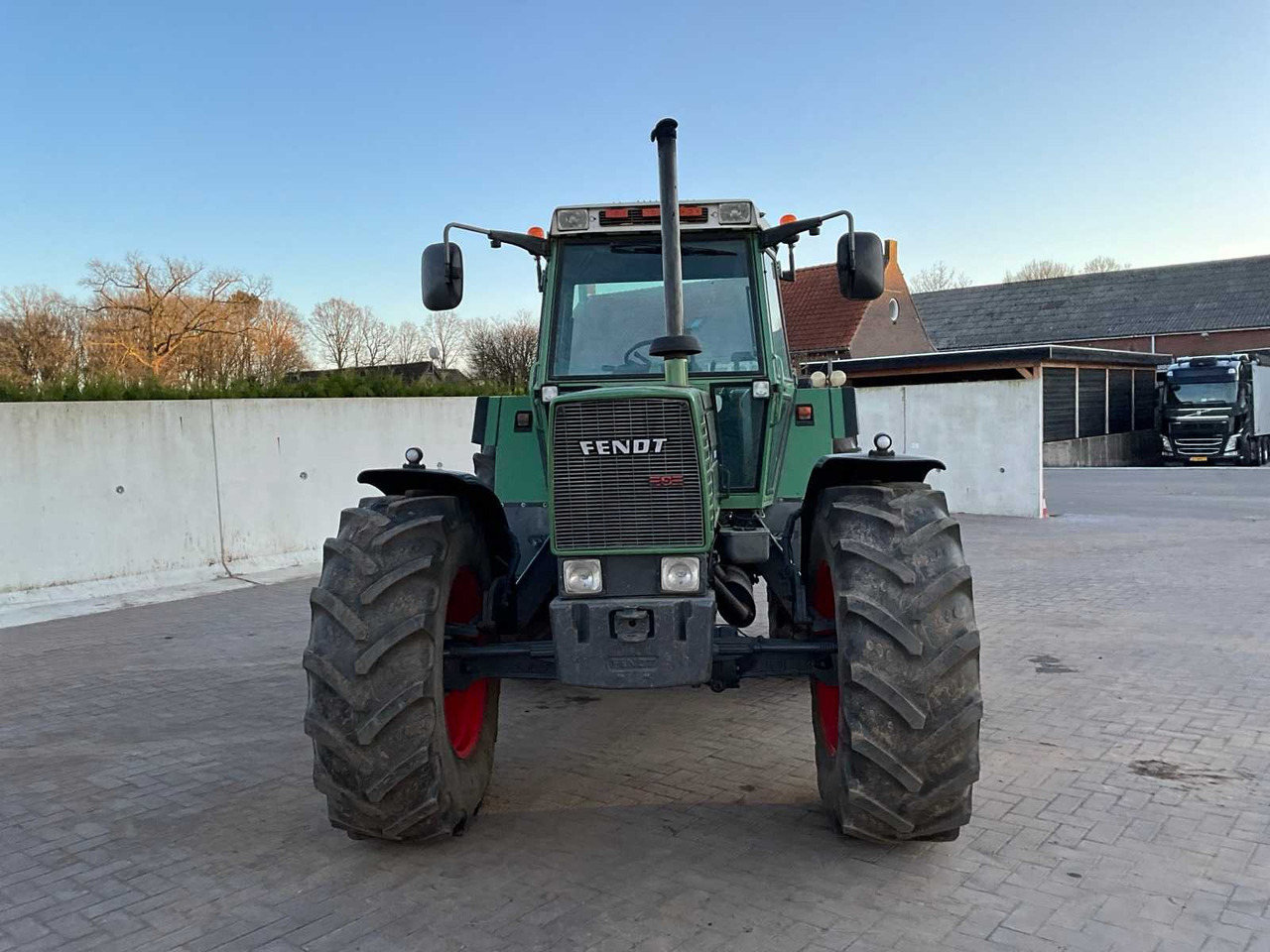 1982 FENDT FARMER 312 LSA ALL-WHEEL DRIVE FARM TRACTOR - Трактор: снимка 2 1982 FENDT FARMER 312 LSA ALL-WHEEL DRIVE FARM TRACTOR - Трактор: снимка 2
