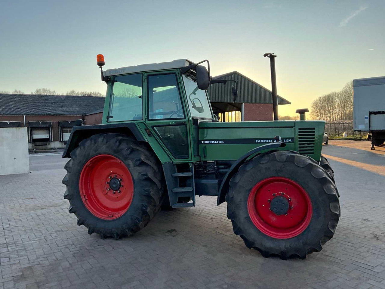 1982 FENDT FARMER 312 LSA ALL-WHEEL DRIVE FARM TRACTOR - Трактор: снимка 4 1982 FENDT FARMER 312 LSA ALL-WHEEL DRIVE FARM TRACTOR - Трактор: снимка 4