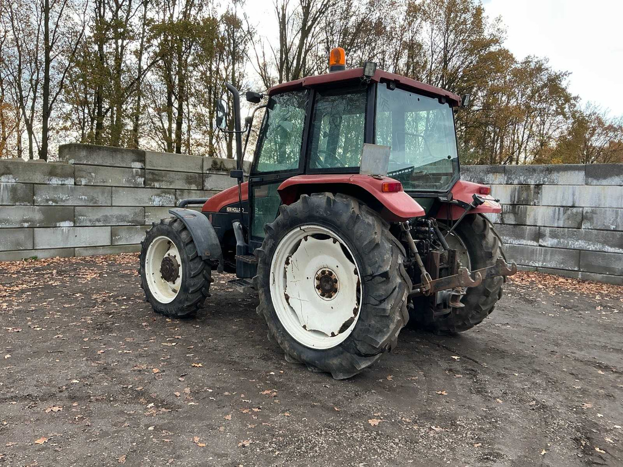 1996 NEW HOLLAND L85 DT ALL-WHEEL DRIVE FARM TRACTOR - Трактор: снимка 3 1996 NEW HOLLAND L85 DT ALL-WHEEL DRIVE FARM TRACTOR - Трактор: снимка 3