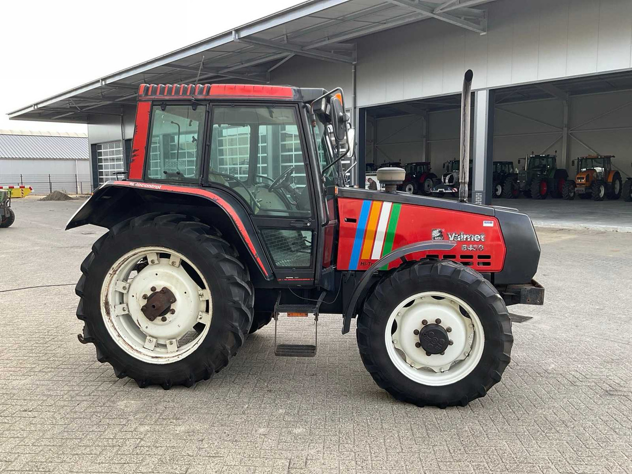 1996 VALMET 6400 HI-TROL ALL-WHEEL DRIVE FARM TRACTOR - Трактор: снимка 5 1996 VALMET 6400 HI-TROL ALL-WHEEL DRIVE FARM TRACTOR - Трактор: снимка 5