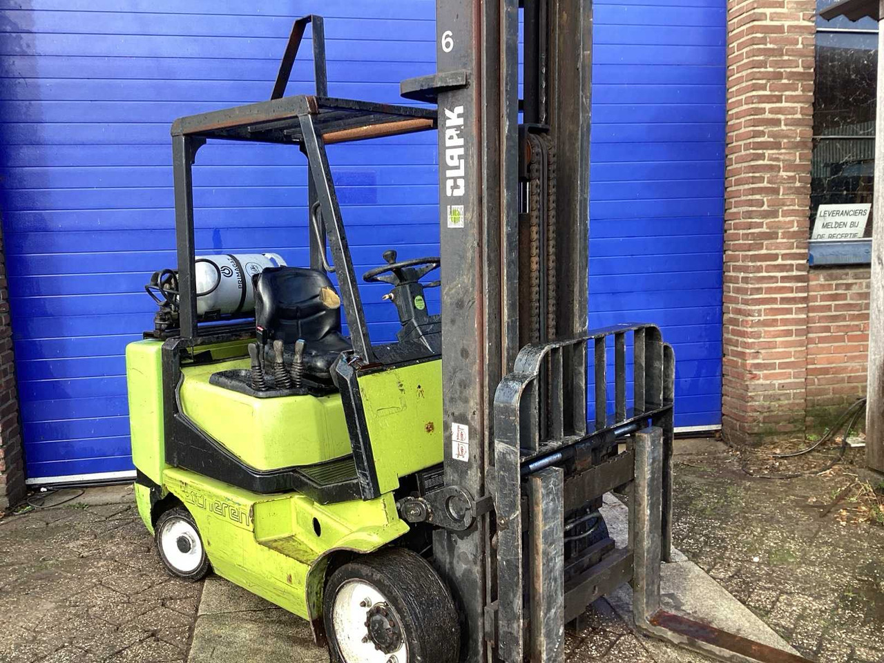 Мотокар 1999 CLARK CGC30 FORKLIFT 7300 MM: снимка 8 Мотокар 1999 CLARK CGC30 FORKLIFT 7300 MM: снимка 8