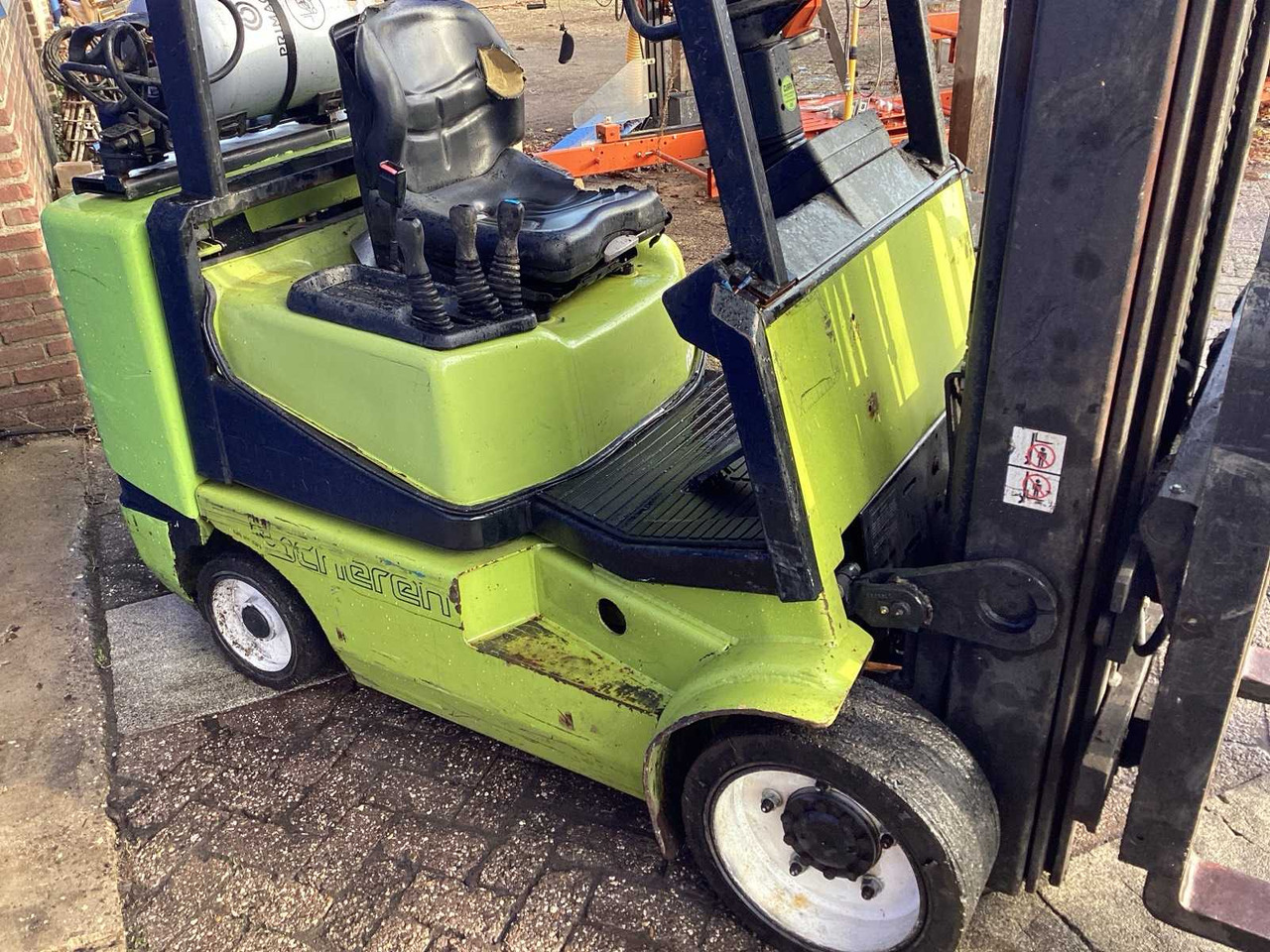 Мотокар 1999 CLARK CGC30 FORKLIFT 7300 MM: снимка 11 Мотокар 1999 CLARK CGC30 FORKLIFT 7300 MM: снимка 11