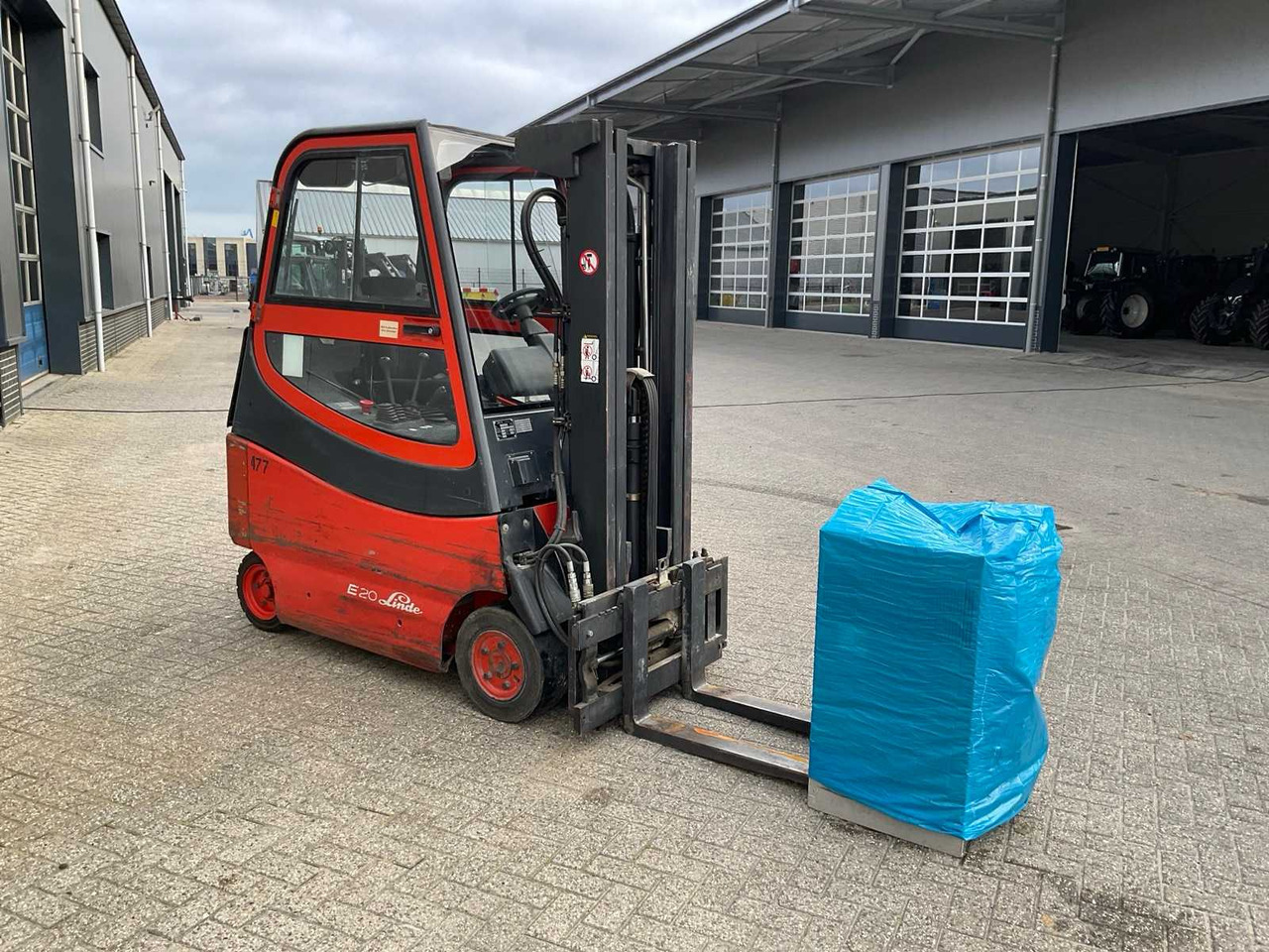 1999 LINDE E20H FORKLIFT - Мотокар: снимка 3 1999 LINDE E20H FORKLIFT - Мотокар: снимка 3