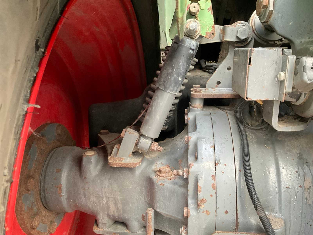 Трактор 2000 FENDT VARIO 712 ALL-WHEEL DRIVE FARM TRACTOR: снимка 19 Трактор 2000 FENDT VARIO 712 ALL-WHEEL DRIVE FARM TRACTOR: снимка 19