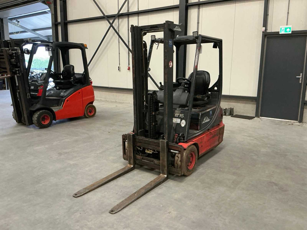 2001 LINDE E16C-02 FORKLIFT - Мотокар: снимка 4 2001 LINDE E16C-02 FORKLIFT - Мотокар: снимка 4