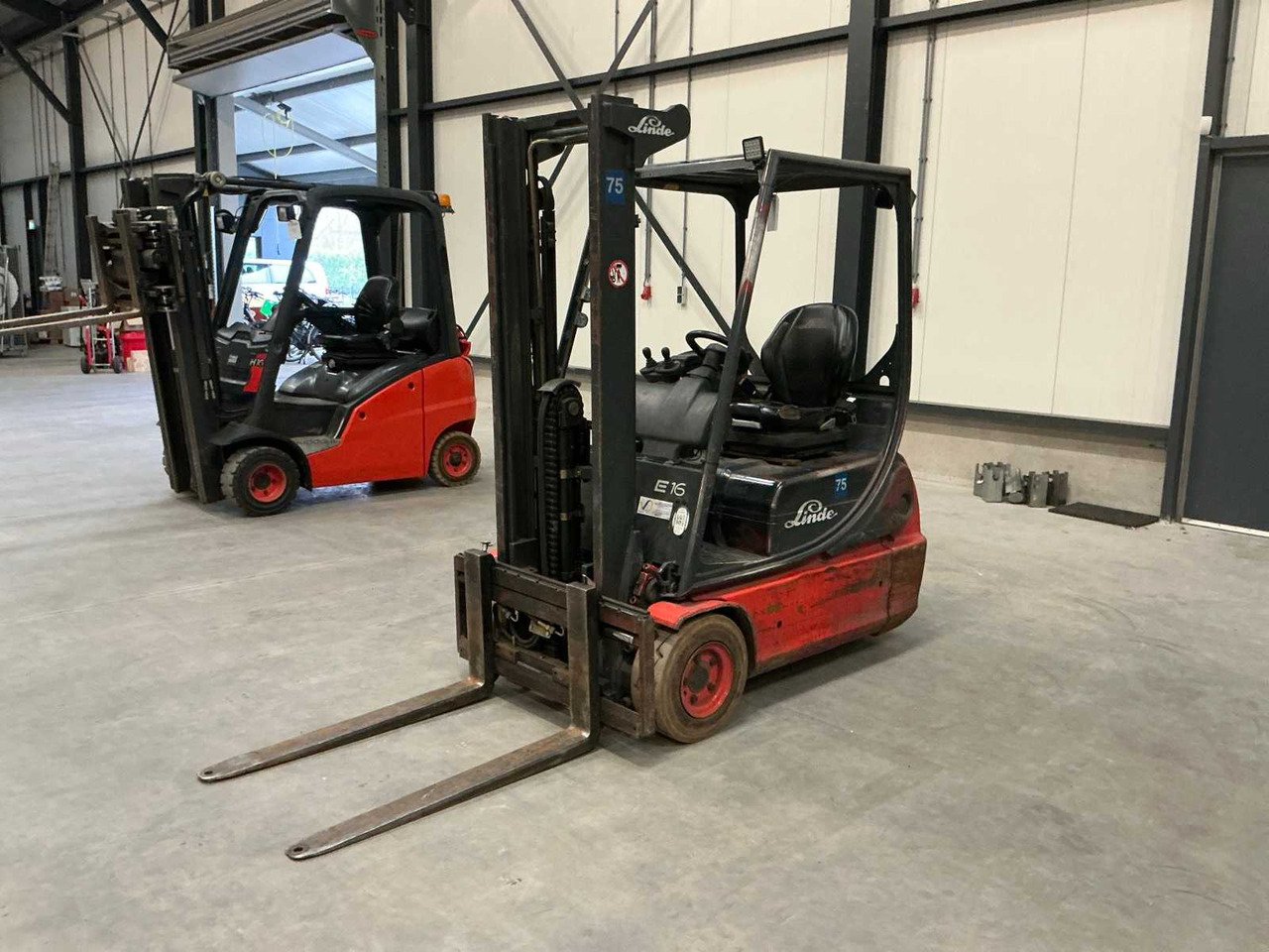 2001 LINDE E16C-02 FORKLIFT - Мотокар: снимка 3 2001 LINDE E16C-02 FORKLIFT - Мотокар: снимка 3