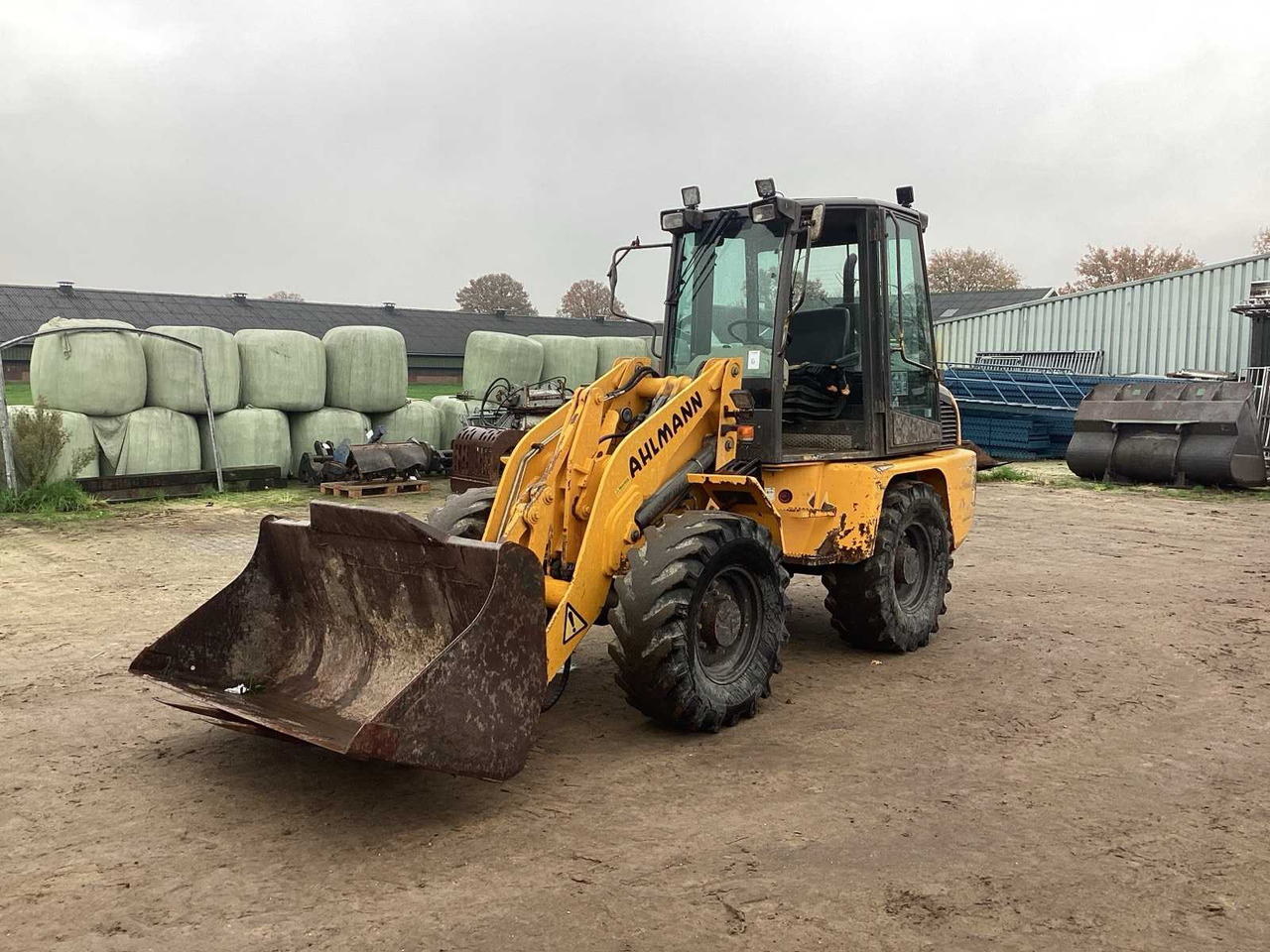 2003 AHLMANN AL85 T SHOVEL - Колесен товарач: снимка 1 2003 AHLMANN AL85 T SHOVEL - Колесен товарач: снимка 1