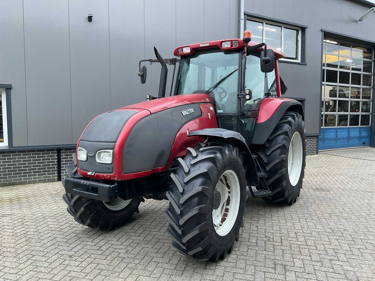 2004 VALTRA T120 ALL-WHEEL DRIVE FARM TRACTOR - Трактор: снимка 2 2004 VALTRA T120 ALL-WHEEL DRIVE FARM TRACTOR - Трактор: снимка 2