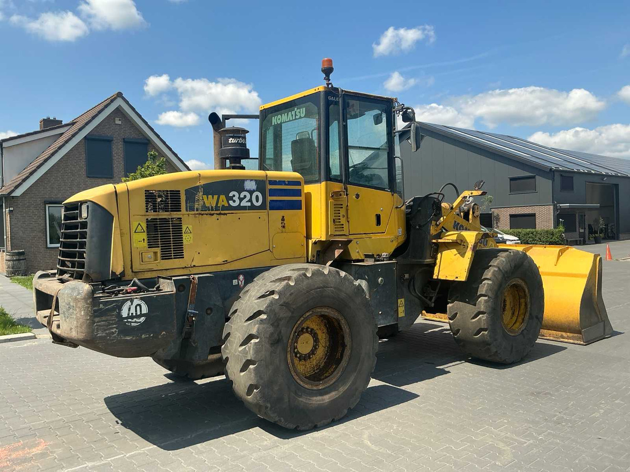 2005 KOMATSU WA320-5H SHOVEL - Колесен товарач: снимка 5 2005 KOMATSU WA320-5H SHOVEL - Колесен товарач: снимка 5