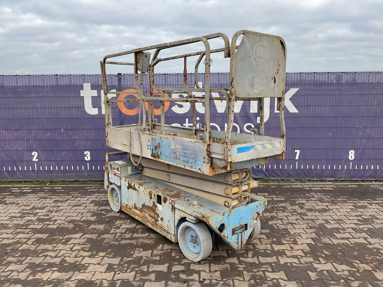 2005 - MEC - 2633ES - SCISSOR LIFT - Работна площадка: снимка 2 2005 - MEC - 2633ES - SCISSOR LIFT - Работна площадка: снимка 2