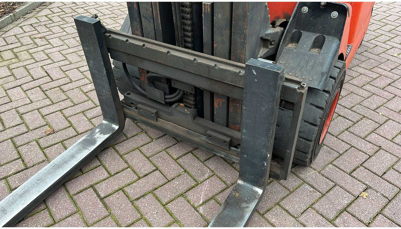 2006 LINDE E30-03 FORKLIFT - Мотокар: снимка 4 2006 LINDE E30-03 FORKLIFT - Мотокар: снимка 4