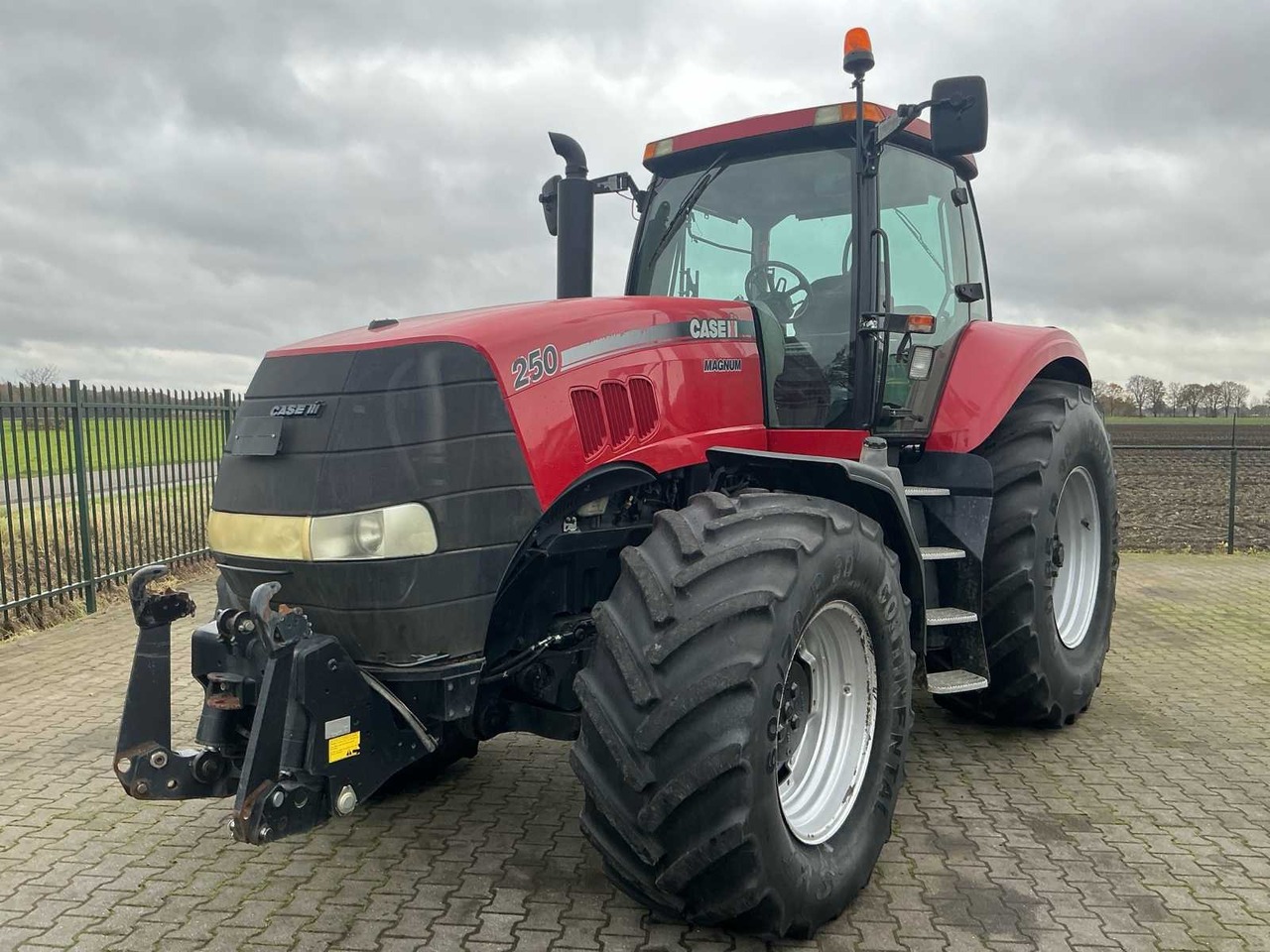 2007 CASE INTERNATIONAL MAGNUM MX 250 ALL-WHEEL DRIVE FARM TRACTOR - Трактор: снимка 1 2007 CASE INTERNATIONAL MAGNUM MX 250 ALL-WHEEL DRIVE FARM TRACTOR - Трактор: снимка 1