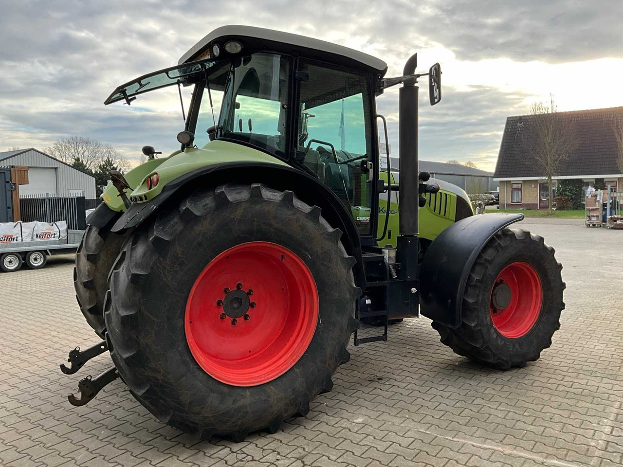 2009 CLAAS ARION 640 A19 FOUR-WHEEL DRIVE FARM TRACTOR - Трактор: снимка 3 2009 CLAAS ARION 640 A19 FOUR-WHEEL DRIVE FARM TRACTOR - Трактор: снимка 3