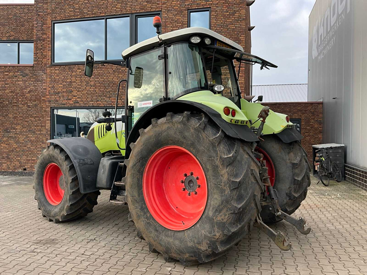 2009 CLAAS ARION 640 A19 FOUR-WHEEL DRIVE FARM TRACTOR - Трактор: снимка 4 2009 CLAAS ARION 640 A19 FOUR-WHEEL DRIVE FARM TRACTOR - Трактор: снимка 4