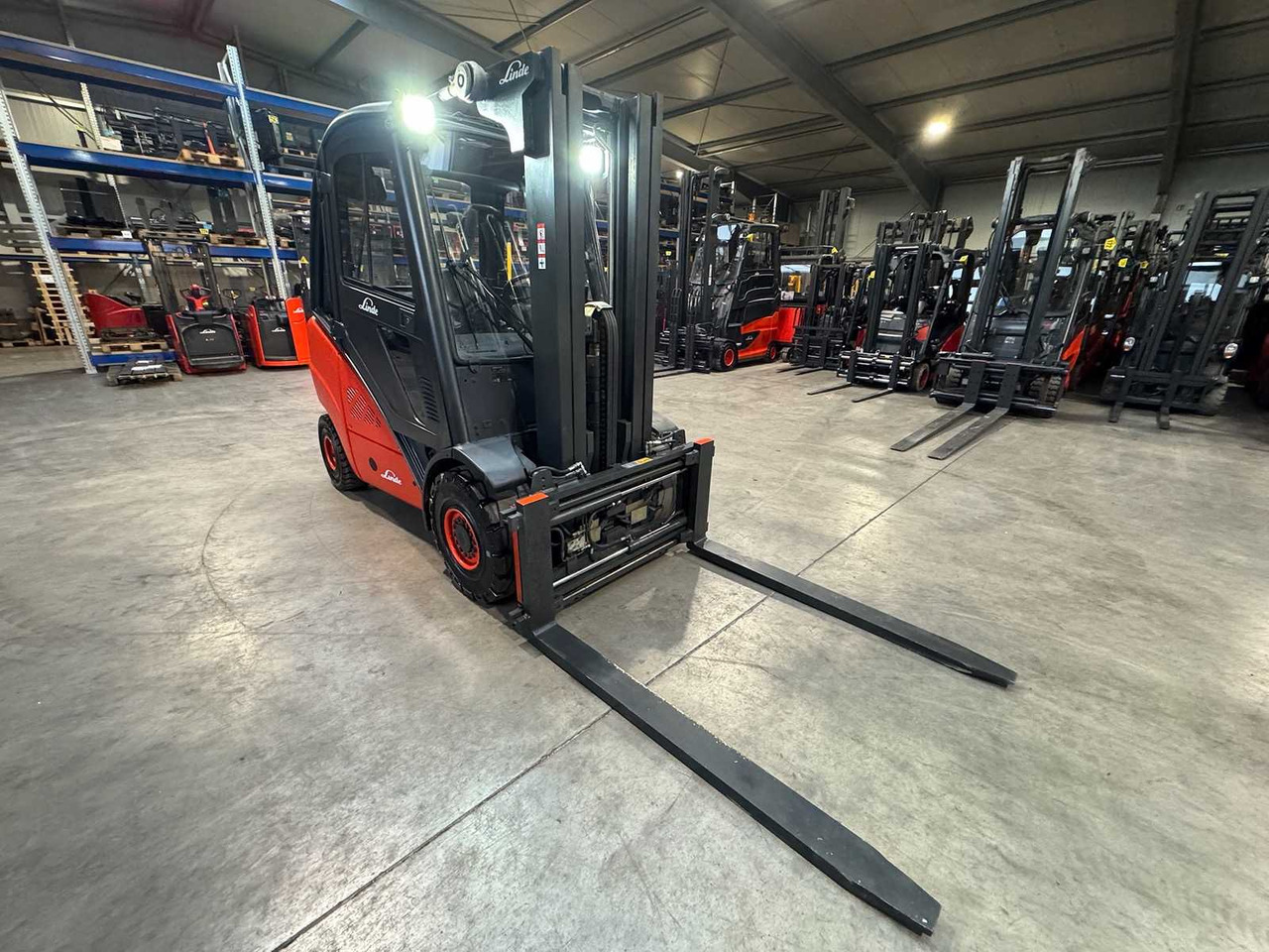 Мотокар 2010 LINDE H30D-01 3.000KG 3.+4. VALVE FORK ADJUSTER TRIPLEX DIESEL FORKLIFT FORKLIFT 10,482 HOURS.: снимка 8 Мотокар 2010 LINDE H30D-01 3.000KG 3.+4. VALVE FORK ADJUSTER TRIPLEX DIESEL FORKLIFT FORKLIFT 10,482 HOURS.: снимка 8