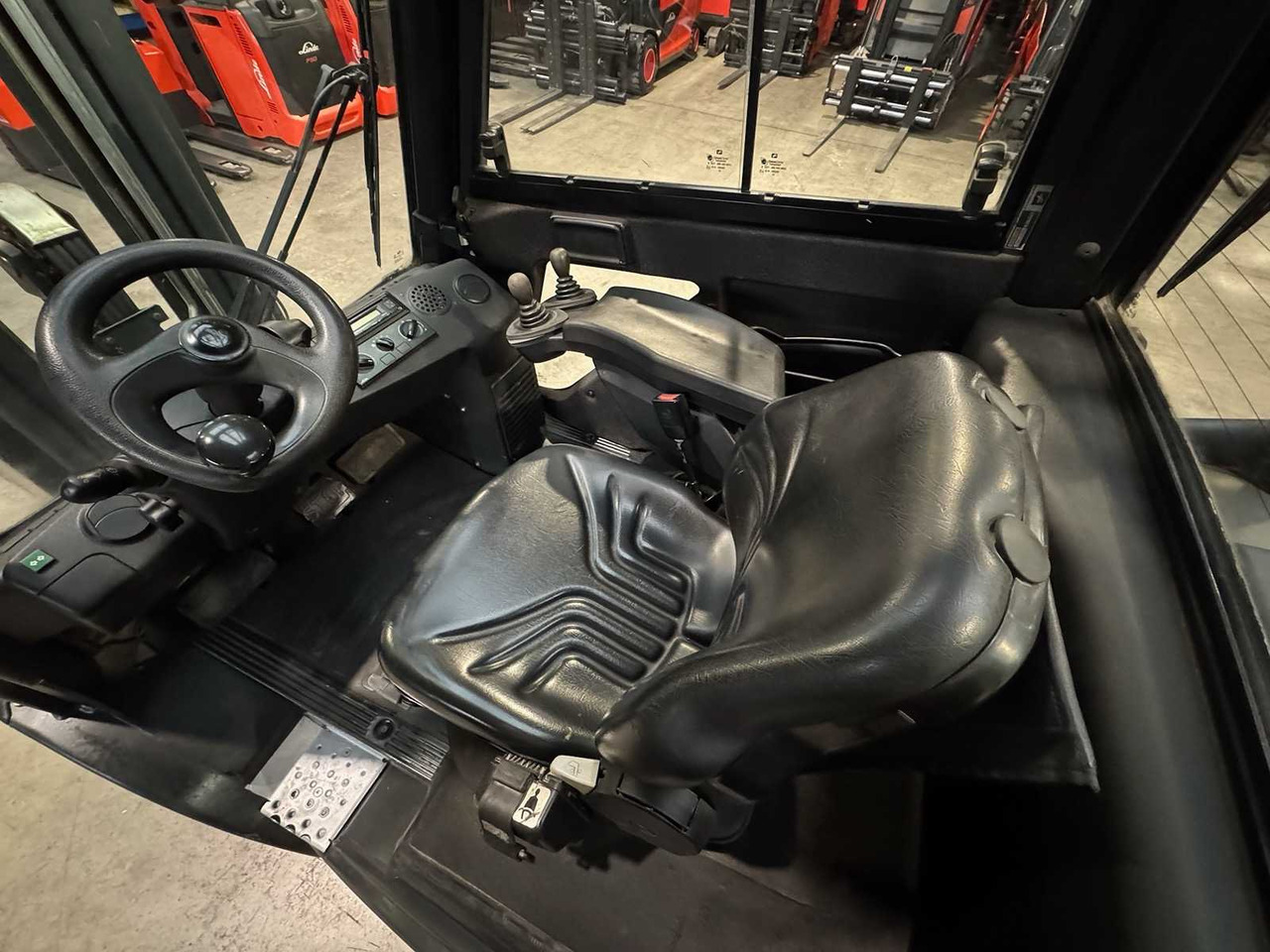 Мотокар 2010 LINDE H30D-01 3.000KG 3.+4. VALVE FORK ADJUSTER TRIPLEX DIESEL FORKLIFT FORKLIFT 10,482 HOURS.: снимка 16 Мотокар 2010 LINDE H30D-01 3.000KG 3.+4. VALVE FORK ADJUSTER TRIPLEX DIESEL FORKLIFT FORKLIFT 10,482 HOURS.: снимка 16