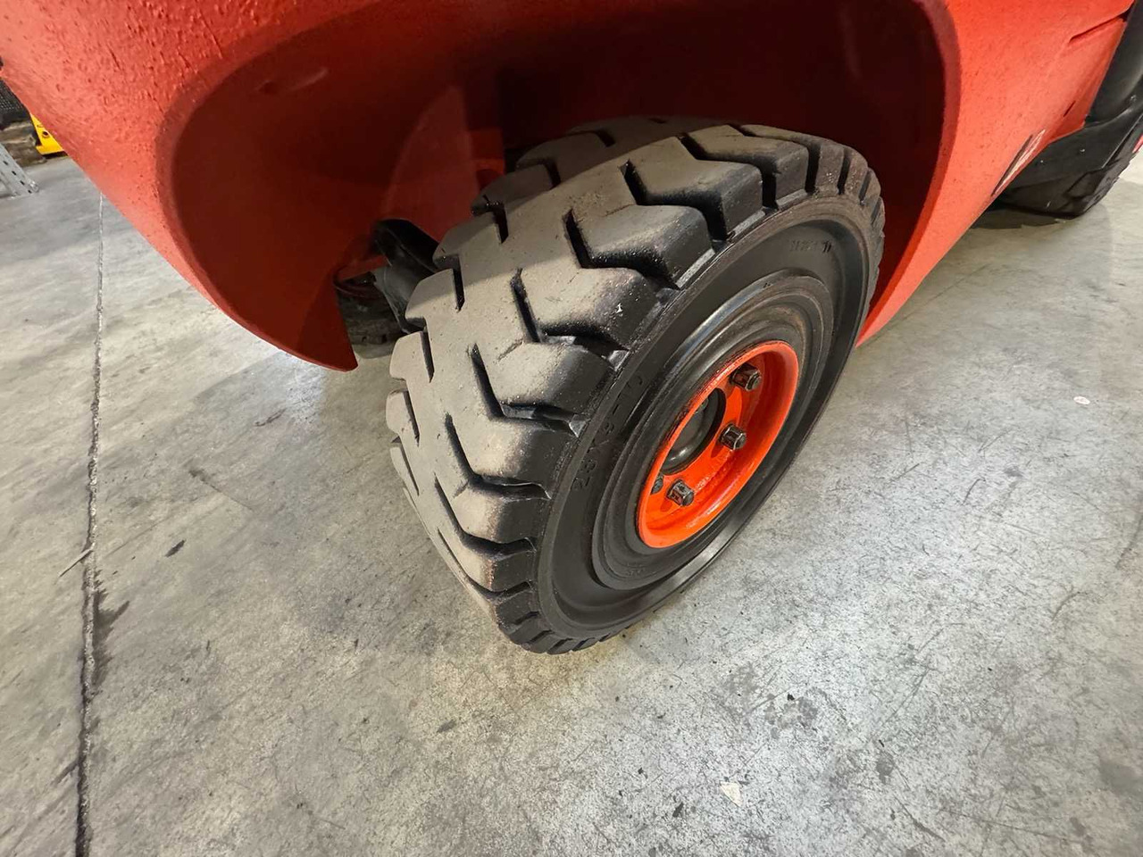 Мотокар 2010 LINDE H30D-01 3.000KG 3.+4. VALVE FORK ADJUSTER TRIPLEX DIESEL FORKLIFT FORKLIFT 10,482 HOURS.: снимка 13 Мотокар 2010 LINDE H30D-01 3.000KG 3.+4. VALVE FORK ADJUSTER TRIPLEX DIESEL FORKLIFT FORKLIFT 10,482 HOURS.: снимка 13