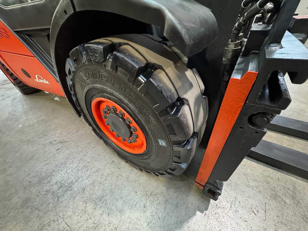 Мотокар 2010 LINDE H30D-01 3.000KG 3.+4. VALVE FORK ADJUSTER TRIPLEX DIESEL FORKLIFT FORKLIFT 10,482 HOURS.: снимка 12 Мотокар 2010 LINDE H30D-01 3.000KG 3.+4. VALVE FORK ADJUSTER TRIPLEX DIESEL FORKLIFT FORKLIFT 10,482 HOURS.: снимка 12