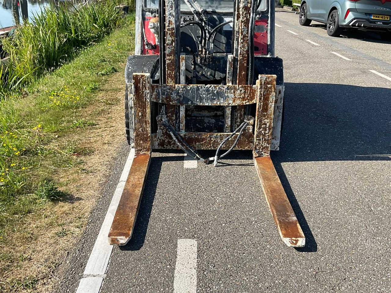 2012 LINDE H35T-01 FORKLIFT - Мотокар: снимка 5 2012 LINDE H35T-01 FORKLIFT - Мотокар: снимка 5