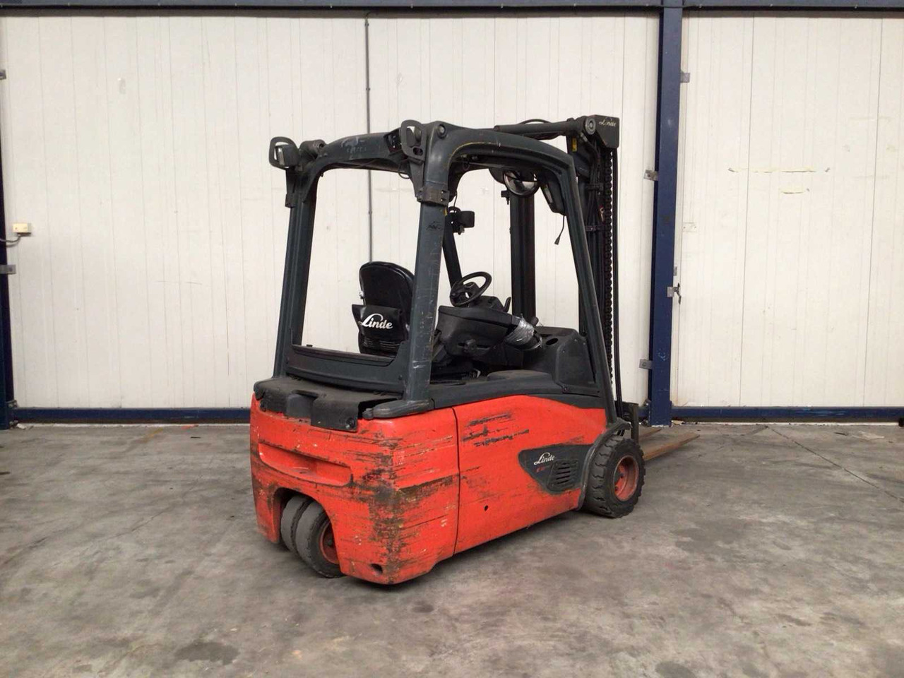 2014 LINDE E18 FORKLIFT - Мотокар: снимка 2 2014 LINDE E18 FORKLIFT - Мотокар: снимка 2