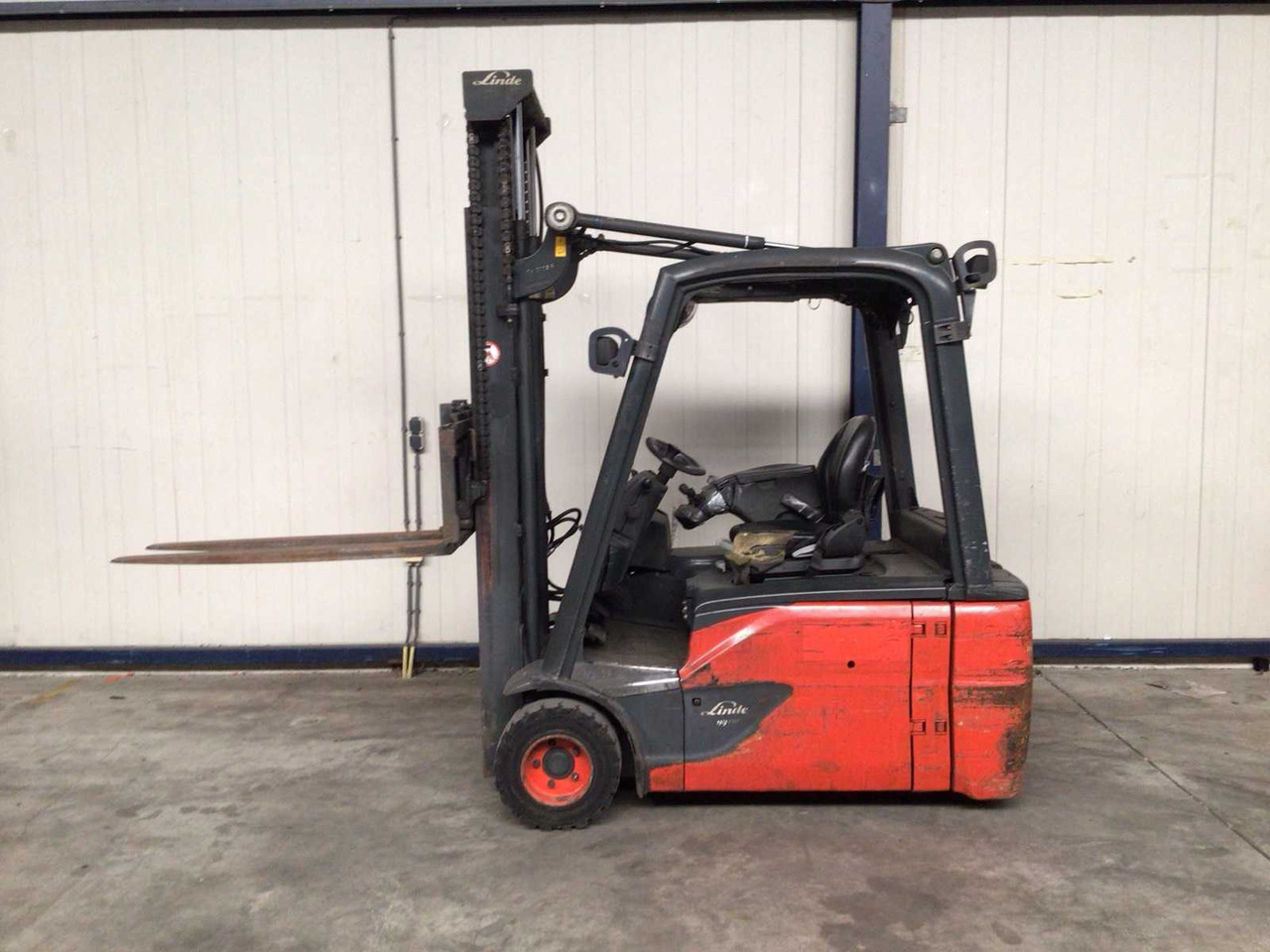 2014 LINDE E18 FORKLIFT - Мотокар: снимка 4 2014 LINDE E18 FORKLIFT - Мотокар: снимка 4