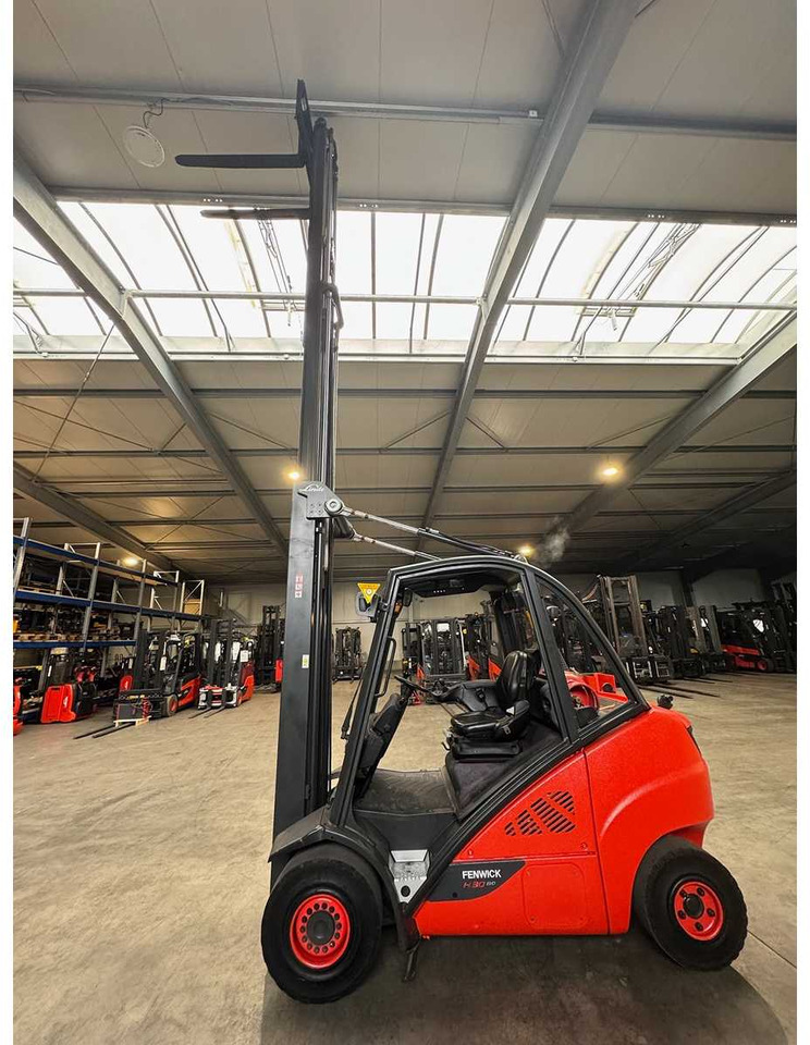 2015 SERVICE + UVV 09/2026 LINDE H30T 3,000KG TRIPLEX 645CM GAS FORKLIFT FORKLIFT 4,066 HOURS - Мотокар: снимка 3 2015 SERVICE + UVV 09/2026 LINDE H30T 3,000KG TRIPLEX 645CM GAS FORKLIFT FORKLIFT 4,066 HOURS - Мотокар: снимка 3