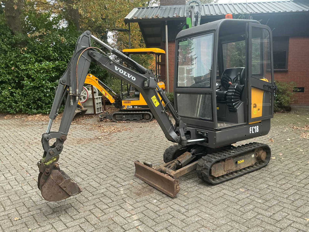 2015 VOLVO EC-18D MINI EXCAVATOR - Мини багер: снимка 1 2015 VOLVO EC-18D MINI EXCAVATOR - Мини багер: снимка 1
