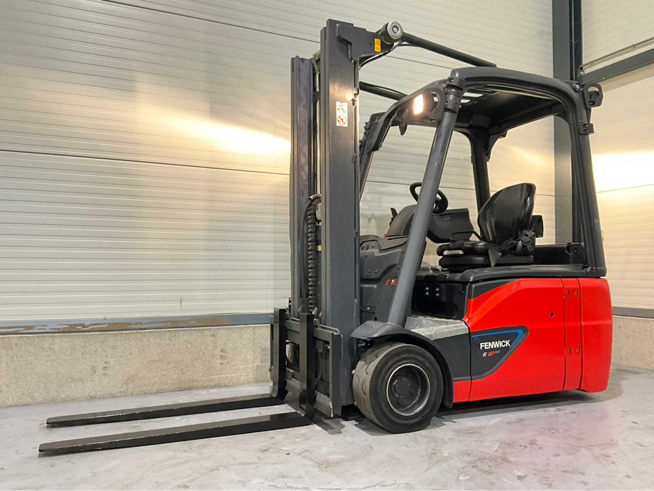 2017 LINDE E18-02 1800KG LI-ION 4171HOUR FORKLIFT - Мотокар: снимка 1 2017 LINDE E18-02 1800KG LI-ION 4171HOUR FORKLIFT - Мотокар: снимка 1