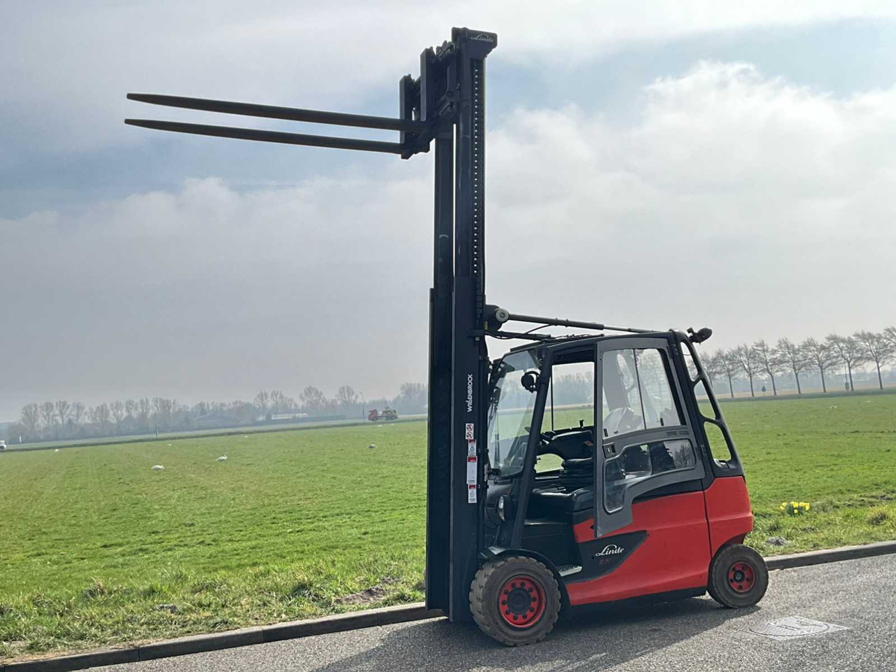 2017 LINDE E50HL 5000KG FORKLIFT TRUCK PACKED WITH OPTIONS - Мотокар: снимка 5 2017 LINDE E50HL 5000KG FORKLIFT TRUCK PACKED WITH OPTIONS - Мотокар: снимка 5