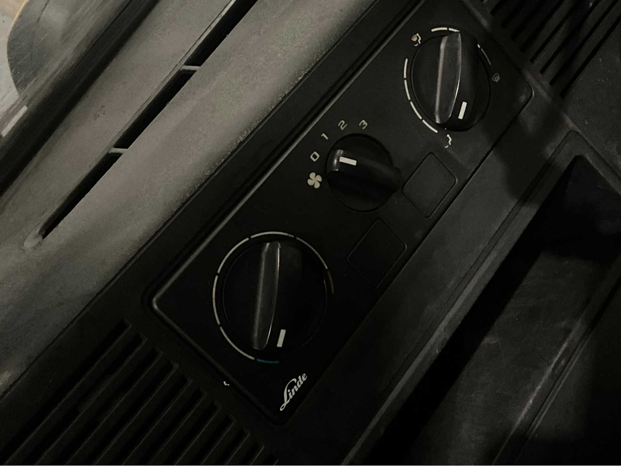 Мотокар 2019 LINDE E30HL-01/600 3000KG SPOON ADJUSTER BATTERY 2023 FORKLIFT: снимка 15